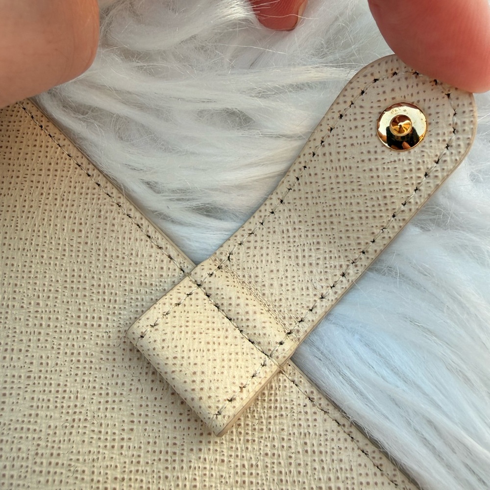 LOUIE VUITTON Small Ring Agenda Cover (Pocket size paper)
Damier Azur Canvas - Picture 5 of 13
